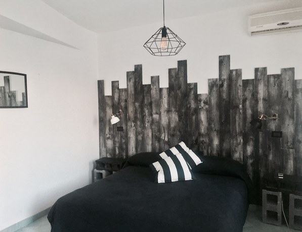 Imagen de la habitación del Black Market Hotel. Foto 6