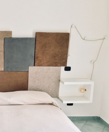 Imagen de la habitación del Black Market Hotel. Foto 10