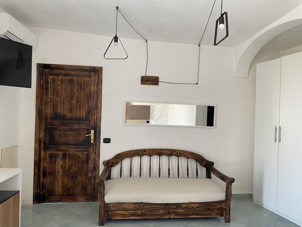 Imagen de la habitación del Black Market Hotel. Foto 14