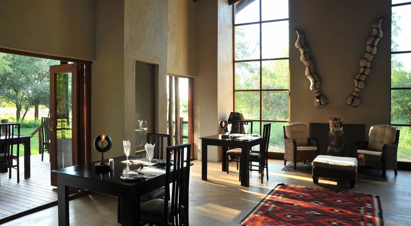 Imagen del bar/restaurante del Black Rhino Game Lodge. Foto 5