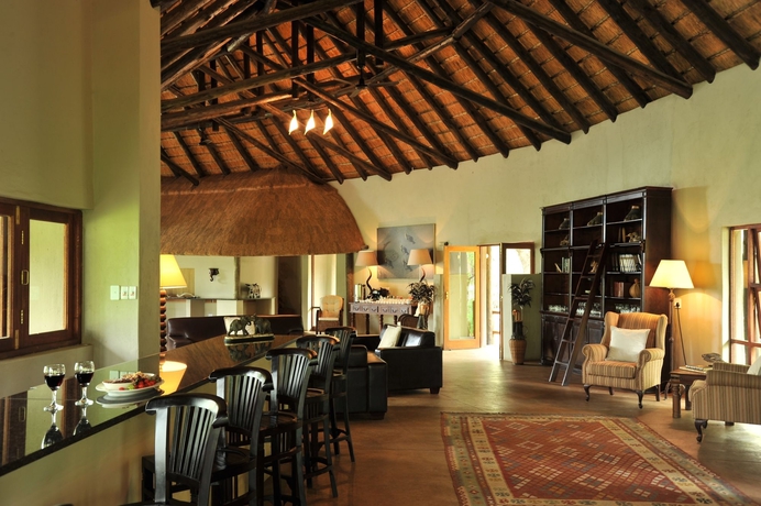 Imagen de los interiores del Black Rhino Game Lodge. Foto 12