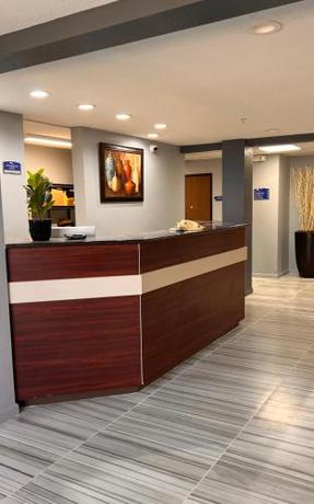 Imagen general del BlissPoint Inn & Suites, Northwood. Foto 4