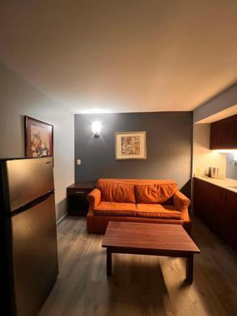 Imagen general del BlissPoint Inn & Suites, Northwood. Foto 6