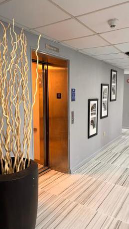 Imagen general del BlissPoint Inn & Suites, Northwood. Foto 9