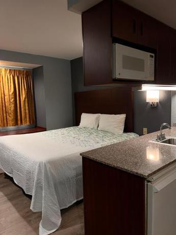 Imagen general del BlissPoint Inn & Suites, Northwood. Foto 11