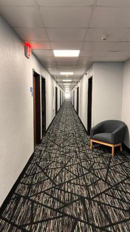 Imagen general del BlissPoint Inn & Suites, Northwood. Foto 13