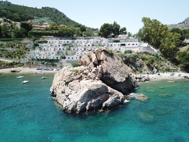 Imagen general del Blue Bay, Cefalu. Foto 1