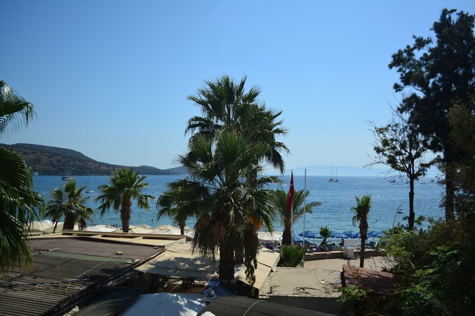 Imagen de los exteriores del Blue Bay Hotel. Foto 5