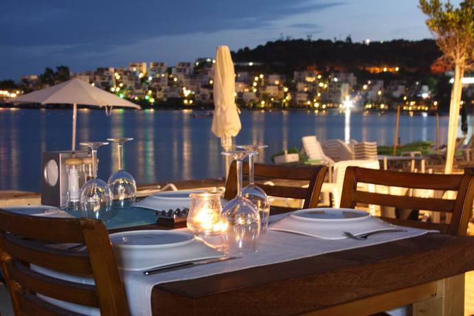 Imagen del bar/restaurante del Blue Bay Hotel. Foto 3