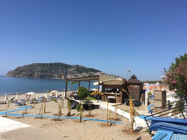 Imagen de los exteriores del Blue Dream Hotel. Foto 11