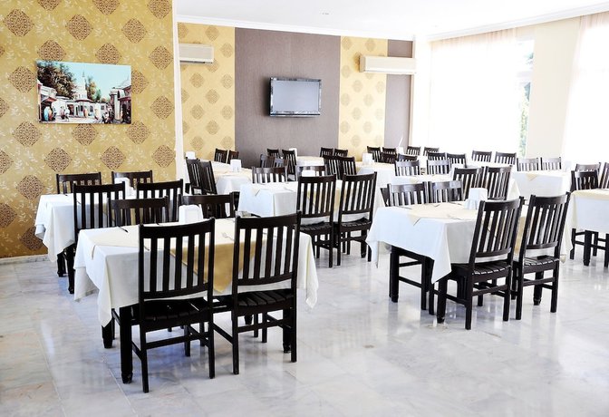 Imagen del bar/restaurante del Blue Egeria Park Hotel. Foto 4