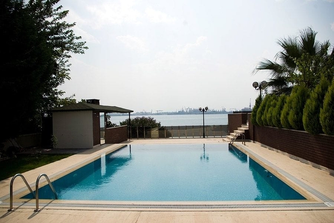 Imagen de la piscina del Blue Marine Hotel. Foto 18