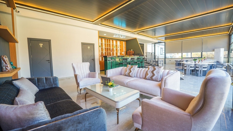 Imagen de los interiores del Blue Serenity Hotel. Foto 11