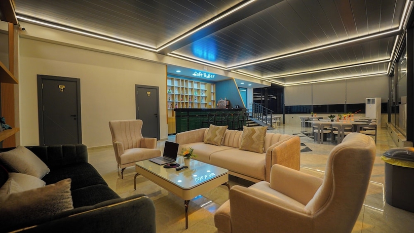 Imagen de los interiores del Blue Serenity Hotel. Foto 16