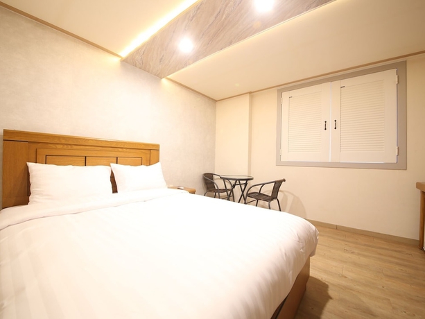Imagen de la habitación del Bobos Hotel. Foto 6
