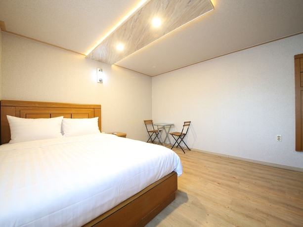 Imagen de la habitación del Bobos Hotel. Foto 7