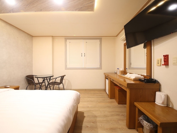 Imagen de la habitación del Bobos Hotel. Foto 10