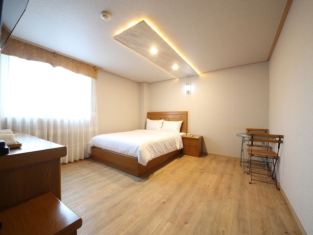Imagen de la habitación del Bobos Hotel. Foto 11