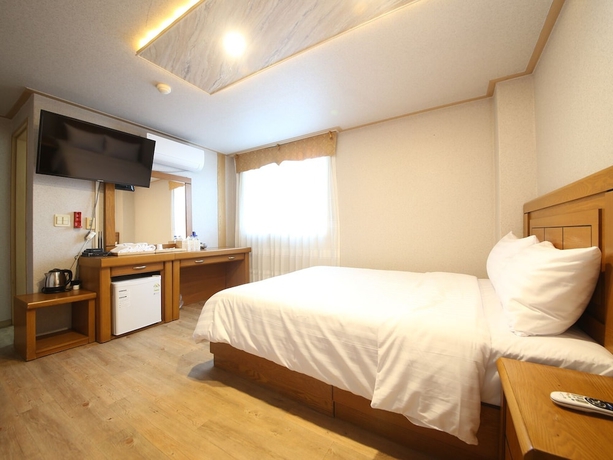 Imagen de la habitación del Bobos Hotel. Foto 13