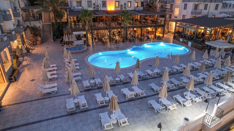 Imagen de la piscina del Bodrum Fora Holiday Resort. Foto 13