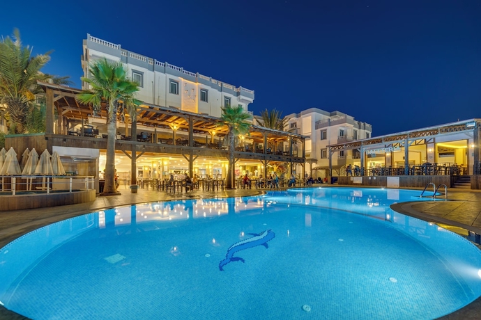 Imagen de la piscina del Bodrum Fora Holiday Resort. Foto 16