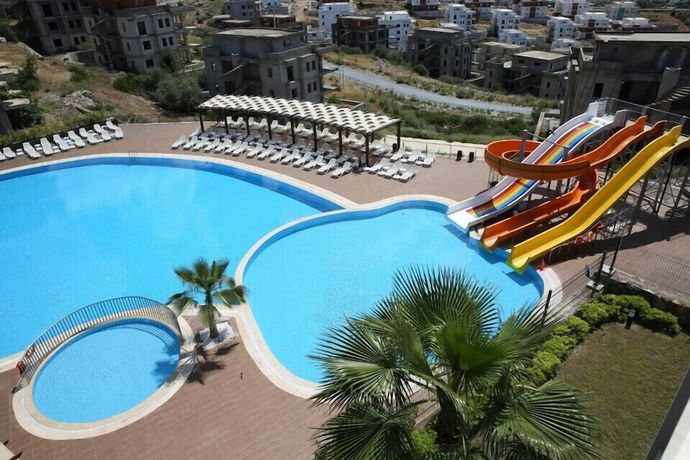 Imagen de la piscina del Bodrum Hill Hotel. Foto 15
