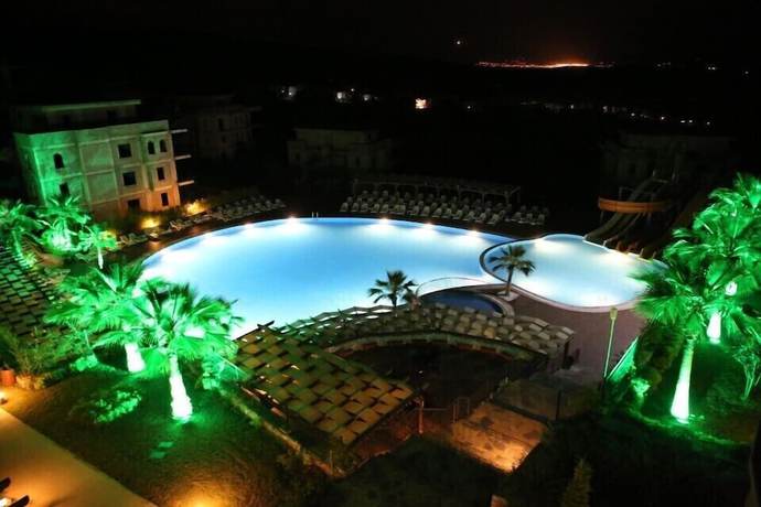 Imagen de la piscina del Bodrum Hill Hotel. Foto 18
