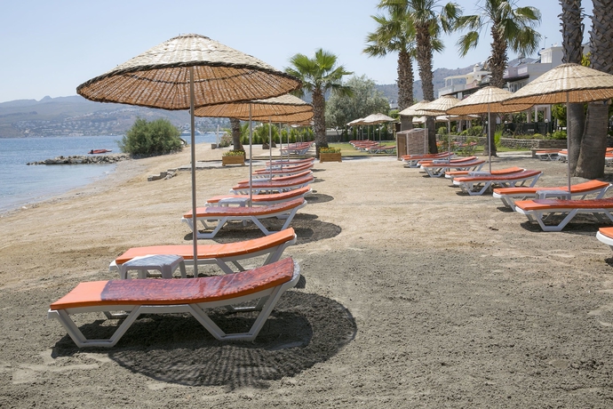 Imagen de los exteriores del Bodrum Sea Side Beach Club Hotel. Foto 5
