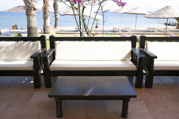Imagen de los exteriores del Bodrum Sea Side Beach Club Hotel. Foto 9