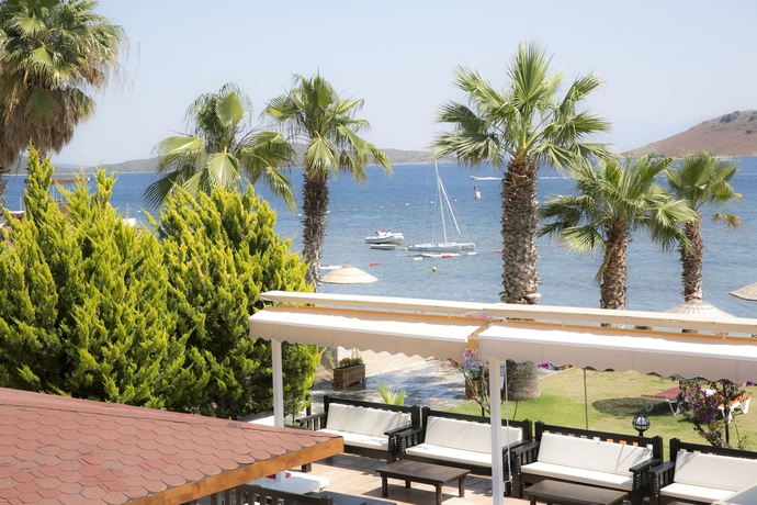 Imagen de los exteriores del Bodrum Sea Side Beach Club Hotel. Foto 10