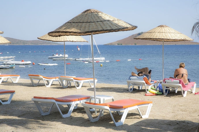 Imagen de los exteriores del Bodrum Sea Side Beach Club Hotel. Foto 18
