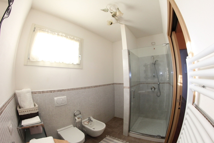 Imagen de la habitación del Bombyx Inn. Foto 11