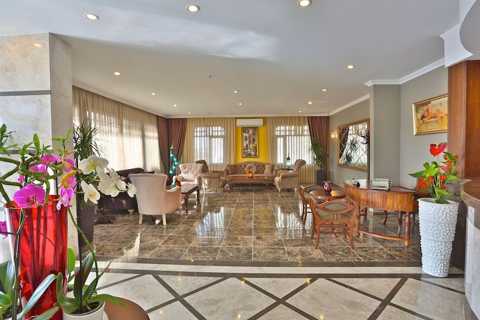 Imagen de los interiores del Bon Hotel City And Resort. Foto 19