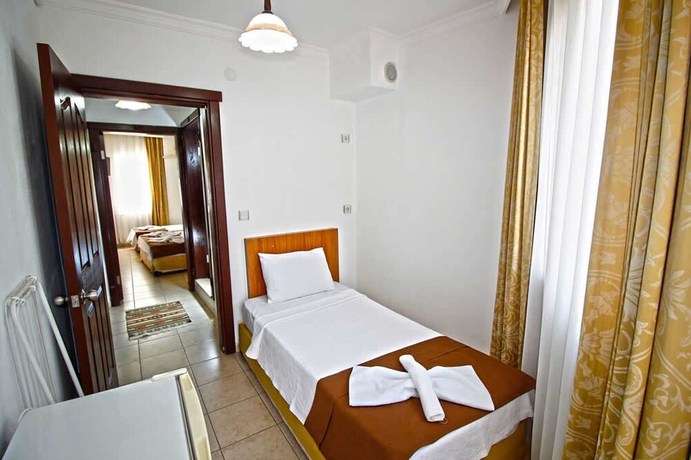 Imagen de la habitación del Bonapart Hotel. Foto 7