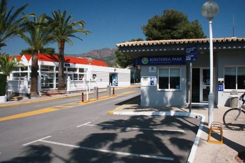 Imagen de los exteriores del Bonterra Park. Foto 45