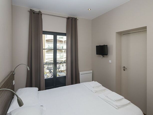 Imagen de la habitación del Bord\'o Appart Hoya Bella. Foto 11