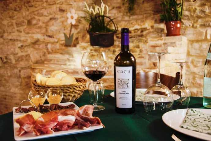 Imagen del bar/restaurante del Borgo D&eacute; Varano. Foto 6