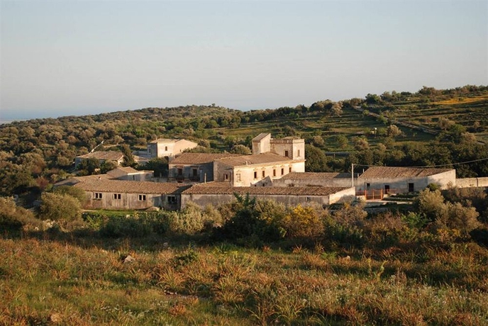 Imagen de los exteriores del Borgo Del Carato. Foto 11
