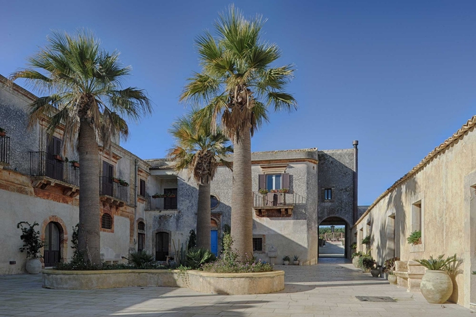 Imagen de los exteriores del Borgo Del Carato. Foto 15