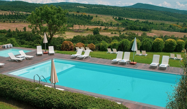 Imagen de la piscina del Borgo San Faustino Country Relais and Spa. Foto 11