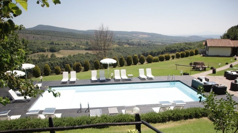 Imagen de la piscina del Borgo San Faustino Country Relais and Spa. Foto 12