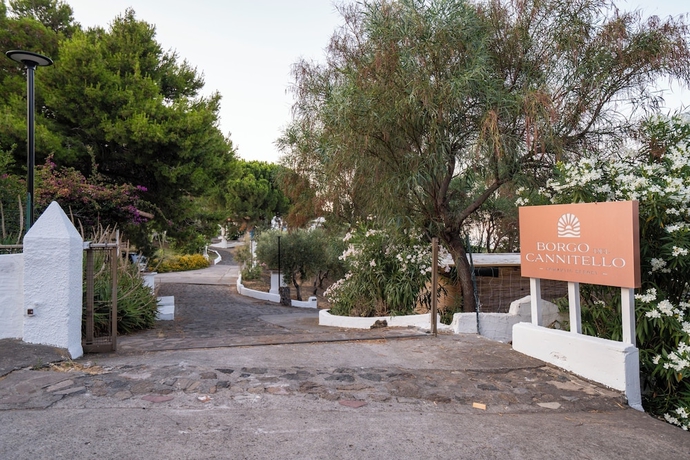 Imagen de los interiores del Borgo del Cannitello Romantic Resort. Foto 16