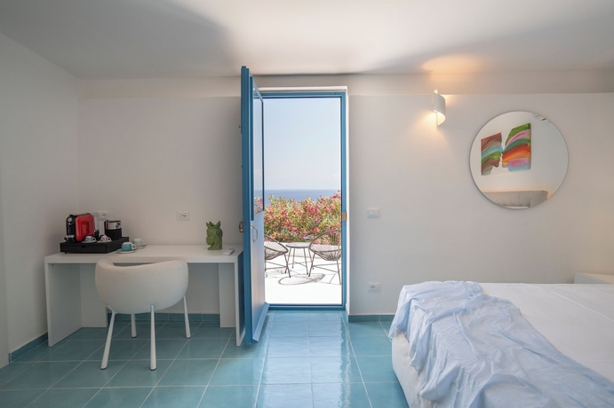 Imagen de la habitación del Borgo del Cannitello Romantic Resort. Foto 12