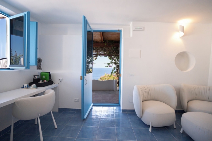 Imagen de la habitación del Borgo del Cannitello Romantic Resort. Foto 15