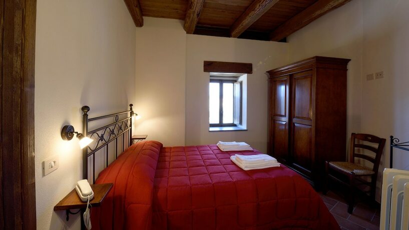 Imagen general del Borgotufi Albergo Diffuso, Castel del Giudice. Foto 3