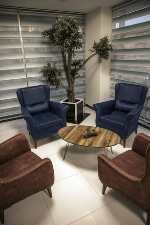 Imagen de los interiores del Bornova Otel. Foto 9