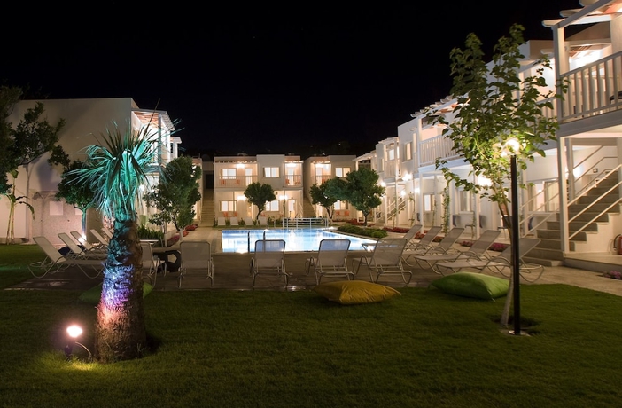 Imagen de la piscina del Boutique Class Otel G&uuml;m&uuml;sl&uuml;k. Foto 16
