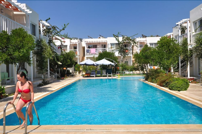Imagen de la piscina del Boutique Class Otel G&uuml;m&uuml;sl&uuml;k. Foto 18