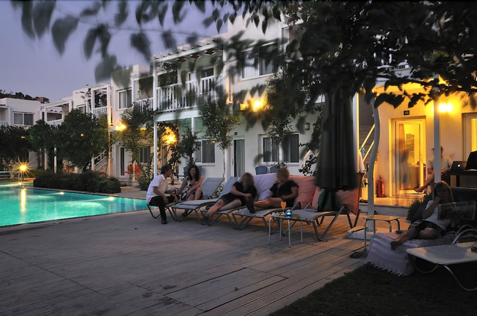 Imagen de la piscina del Boutique Class Otel G&uuml;m&uuml;sl&uuml;k. Foto 19