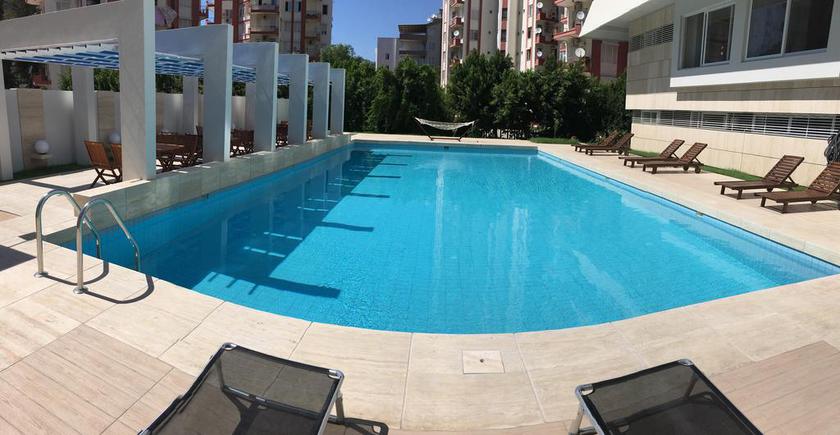 Imagen de la piscina del Boutique Suite Mim A. Foto 6